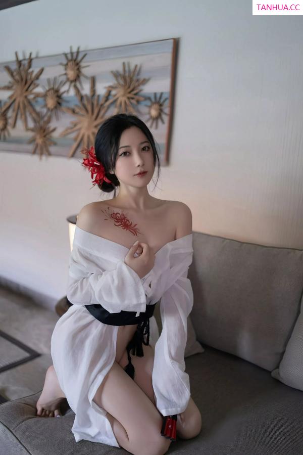鱼子酱fish  [XiuRen]高清写真图 2025.07.04 No.10514 鱼子酱Fish 白色丝袜第42张图片